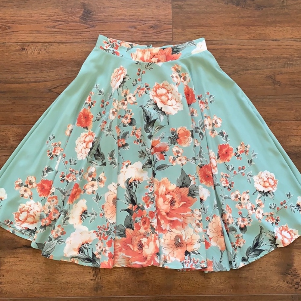 ISO: Ro & De Nordstrom Floral Midi Skirt Large L
